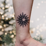 太陽と月のトライバルタトゥー_20241210