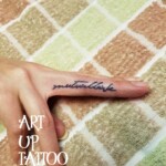 指の側面タトゥー